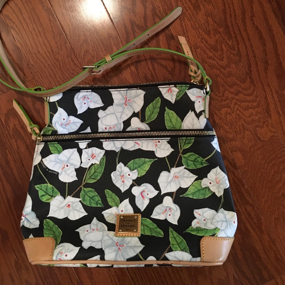 Dooney & Bourke Crossbody Bag like new